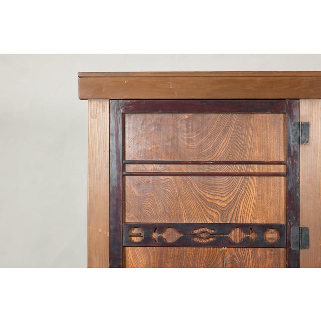 Brown Meiji-era Mizuya Dansu, Circa 1900 – Japanese Kitchen Cabinet For Sale - Image 8 of 12