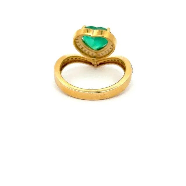 Heart Cut Green Emerald and Diamond Ring in 18k Yellow Gold Size 7 ( All Sizes Available) For Sale In New York - Image 6 of 16