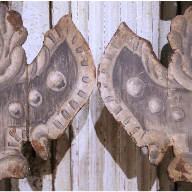 Wood Pair of Early 20th Century Italian Painted Wood Heraldic Shield Wall Panels For Sale - Image 7 of 10