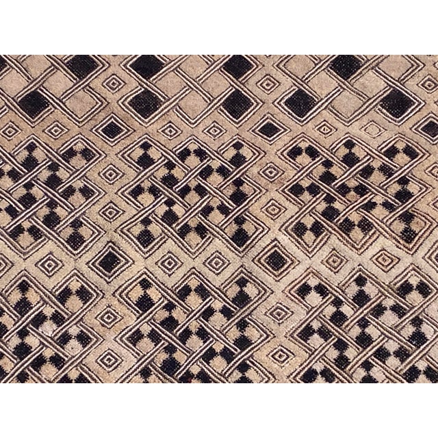 African Vintage Lg African Tribal Kuba Kasai Velvet Raffia Textile 27" by 26.5" For Sale - Image 3 of 9