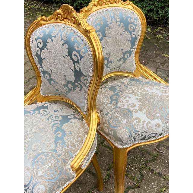 French Pair of Vintage 1950s French Louis XVI Side Chairs – Gilded Beechwood & Elegant Damask Upholstery For Sale - Image 3 of 9