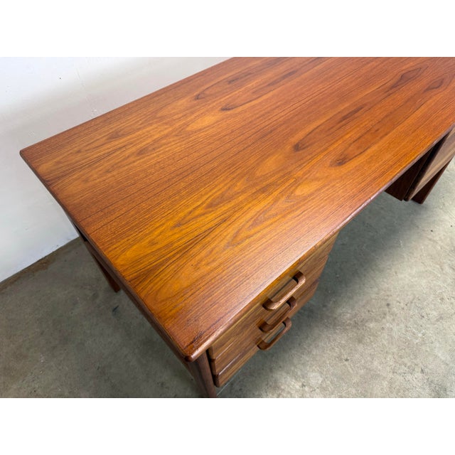 Brown 1970’s Mid Century Danish Modern Teak Desk by Vi-Ma Mobler For Sale - Image 8 of 12