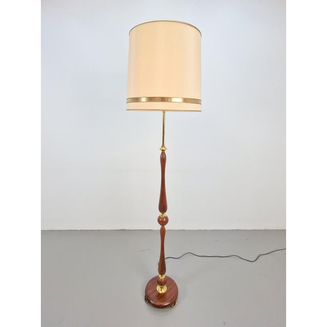 Vintage Scandinavian floor lamp, teak wood, brass, mid-century 1960s This elegant, modern Scandinavian floor lamp in mid-...