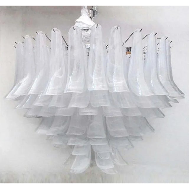 Contemporary Murano Glass "sella" chandelier with a kromo metal frame Selle in alabastro Spare parts glass included....