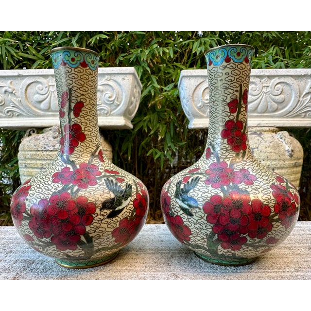 Late 19th Century Pair of Antique Chinese Cloisonne Mirrored Vases With Bird Floral Pattern For Sale - Image 5 of 12
