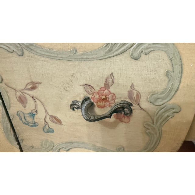 1940s Ralph H. Widdicombe for John Widdicomb Hand-Painted Louis XV Vanity & Bench For Sale - Image 13 of 15