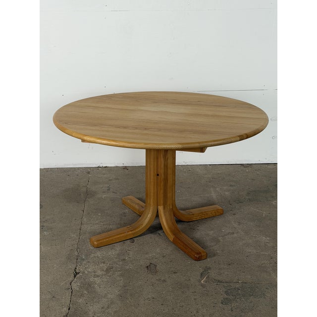 Danish Round Extendable Dining Table in Ash with Two Extension Leaves, 1970s For Sale - Image 11 of 11