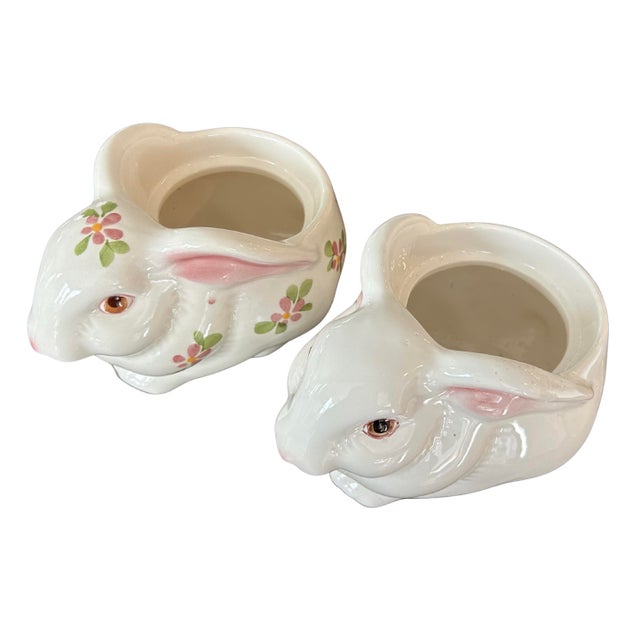 Pair of Vintage Avon Bunny Ceramic Planters – Handcrafted Floral Medley Spring Rabbit Decor, Made in Brazil, 1980s Collectible Set For Sale - Image 11 of 12