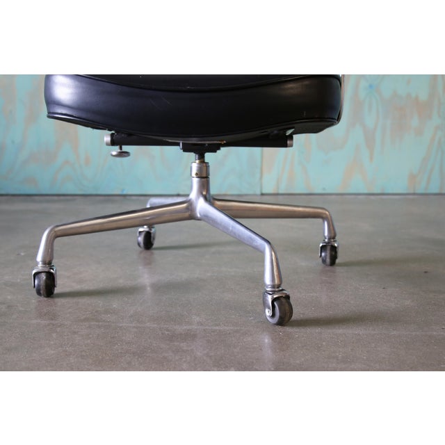 Black 1980s Charles Eames for Herman Miller Timelife Chair Aluminum Black Leather For Sale - Image 8 of 9