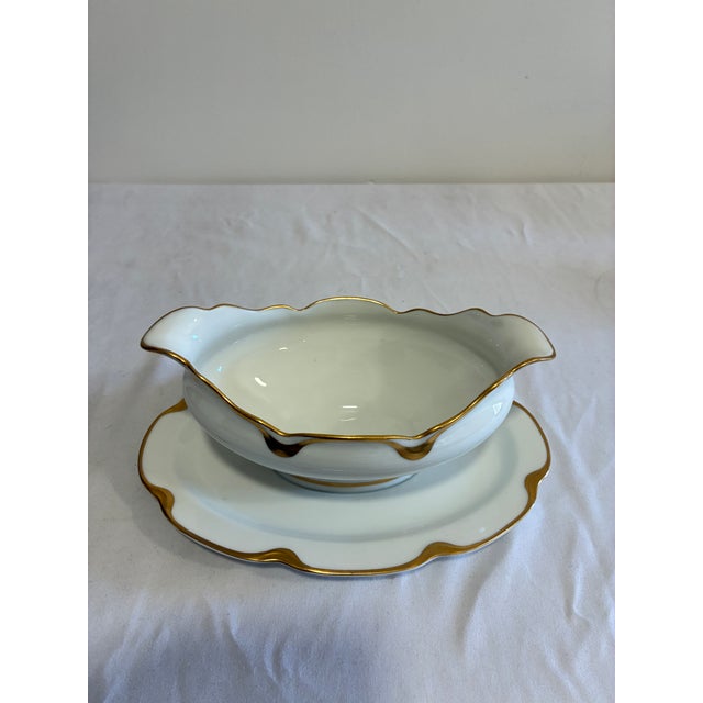 Early 19th Century Antique Haviland & Co. Limoges Gold Rim Gravy Boat With Attached Underplate, France For Sale - Image 5 of 12