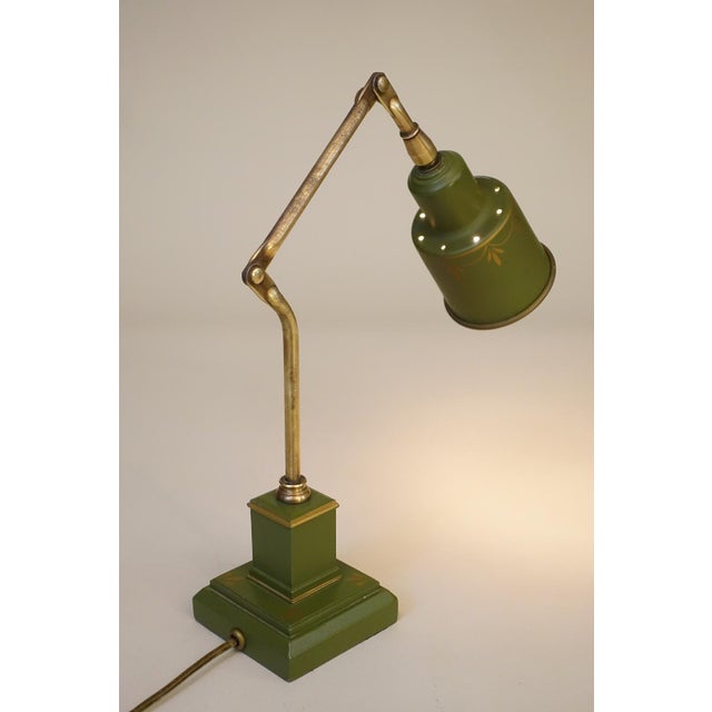 1940s Industrial Machine Age Empire Regency Toleware Brass Articulating Table Lamp For Sale In Los Angeles - Image 6 of 10