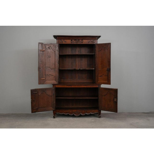 Baroque Baroque Buffet Cupboard in Walnut, 18th Century For Sale - Image 3 of 18