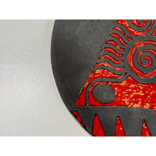 Mid-Century Danish Modern Black and Red Pottery Wall Plate, Signed For Sale In Miami - Image 6 of 10