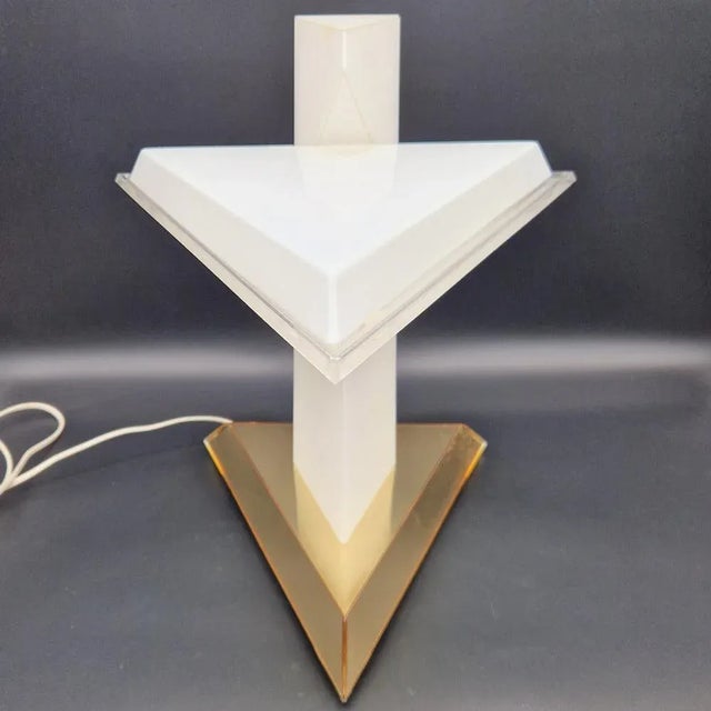 Italian Table Lamp in Opal Acrylic Glass by Nina Ricci, 1970s For Sale - Image 6 of 8