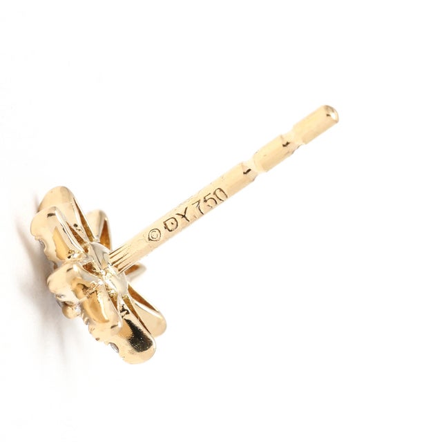 Modern David Yurman .13ctw Diamond Starburst Small Studs,18k Yellow Gold, Length 7.5 Mm, A Pair For Sale - Image 3 of 5