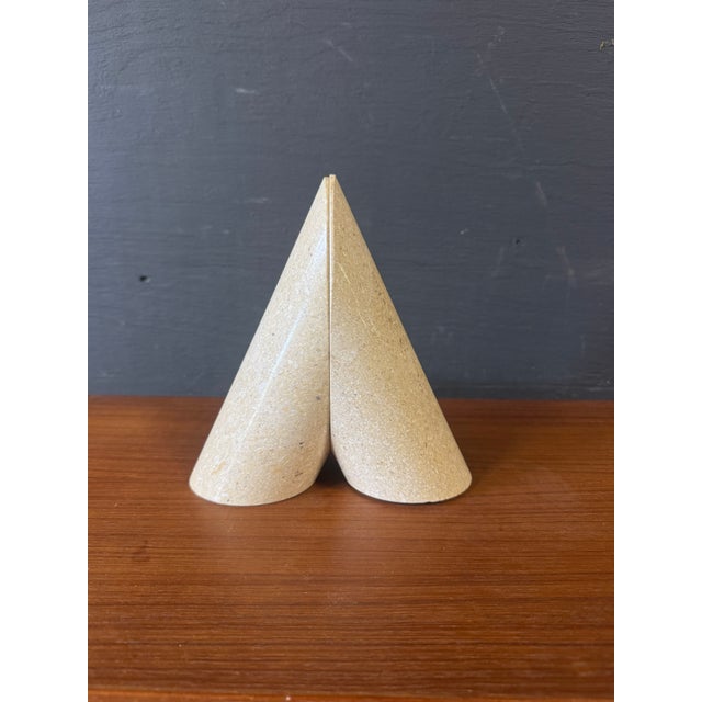 Mid Century Travertine Bookends Dimensions:7.5”w x 3”d x 8”h Condition:great used condition