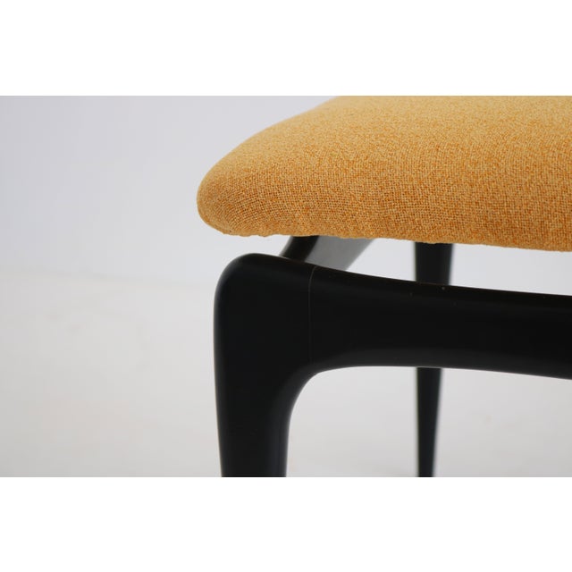 A beautifully sculptural Italian foot stool from the 1950s, executed in the refined spirit of Gio Ponti. Defined by its...