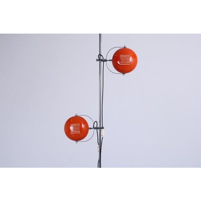 Adjustable genuine 1970s double eye ball metal floor lamp with space-age accents. Dutch original Herda, but the design...