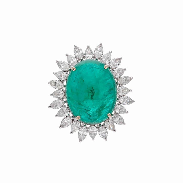 Arts & Crafts Natural Emerald Ring with 23.88cts Diamond & Emerald 19.02cts in 18k Gold For Sale - Image 3 of 18