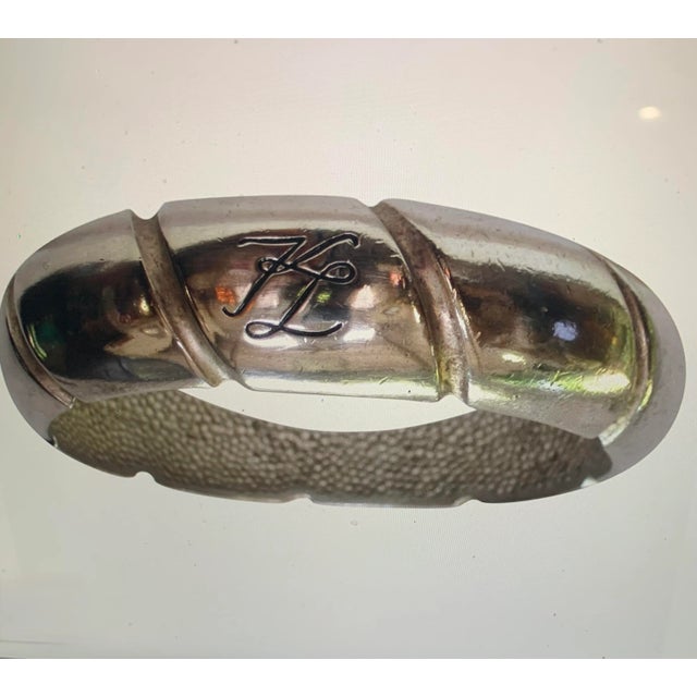 Traditional 1980s Karl Lagerfeld Silver Plate Carved "KL"in Script Bangle Monogram Bracelet For Sale - Image 3 of 5