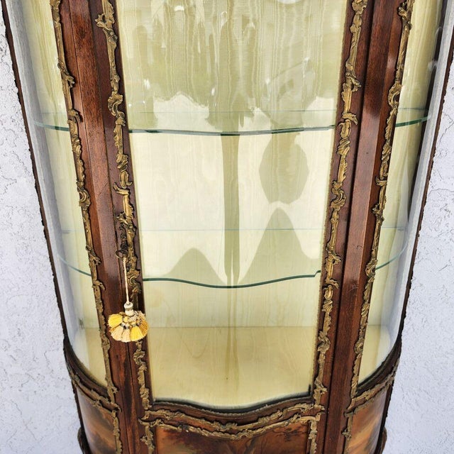 19th Century French Vernis Martin Vitrine Louis XVI For Sale In Miami - Image 6 of 12