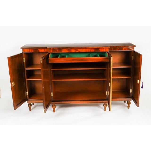 Vintage Sideboard in Flame Mahogany by William Tillman, 1980s For Sale - Image 13 of 18
