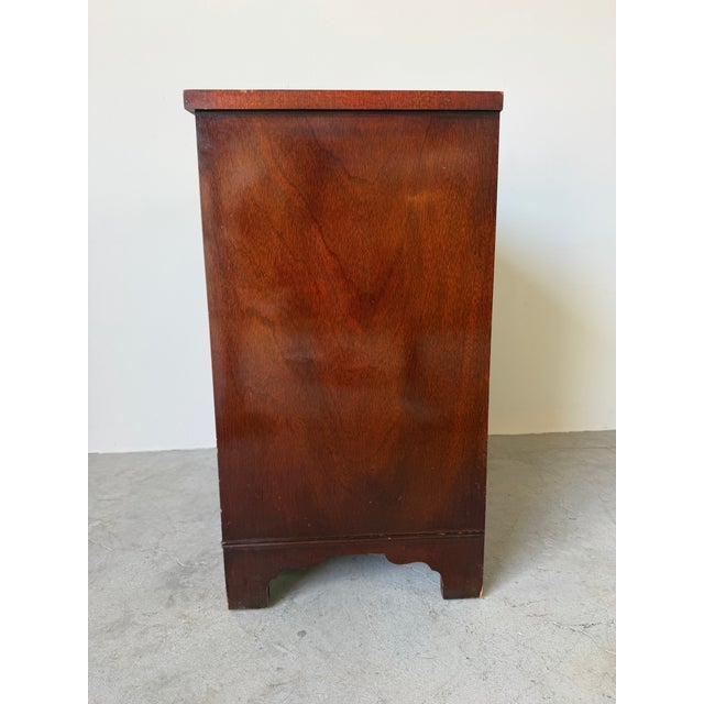 1970s 1970s Heritage Henredon Bow Front Mahogany Four-Drawer Nightstand For Sale - Image 5 of 12