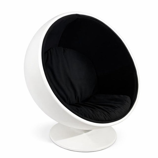 Black Space Age Egg Pod Chair with Sculptural Pedestal Base, 1960s For Sale - Image 8 of 8