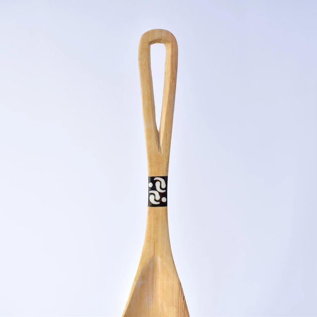 Early 20th Century Maasai Olivewood Serving Spoon Set with Bone Inlay Kenya For Sale - Image 9 of 12