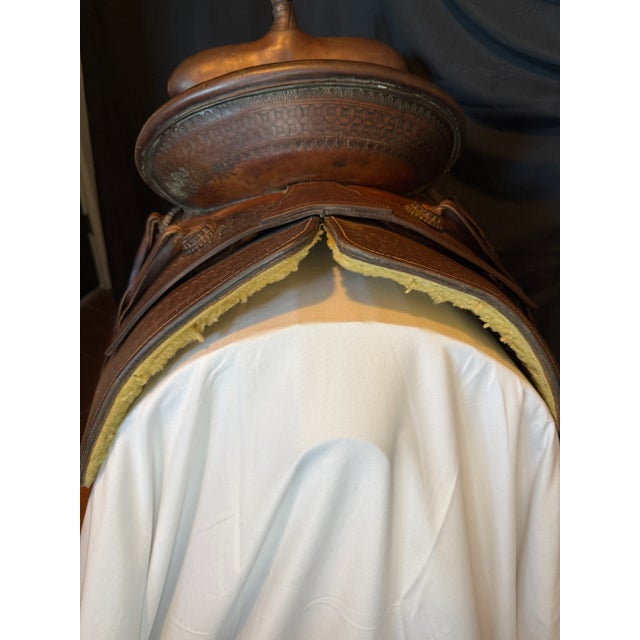 Brown Vintage 1920s American Western Saddle H.H.Heiser For Sale - Image 8 of 8