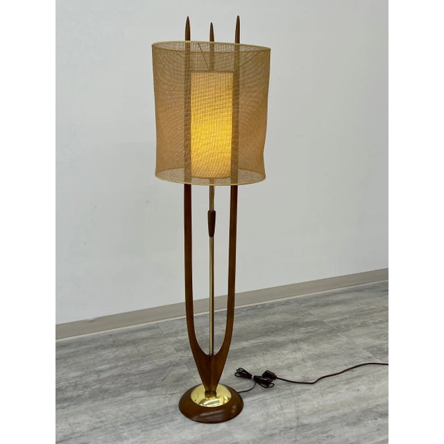 Mid-Century Modern Mid-Century Modern Sculpted Walnut & Brass Floor Lamp by Modeline For Sale - Image 3 of 6