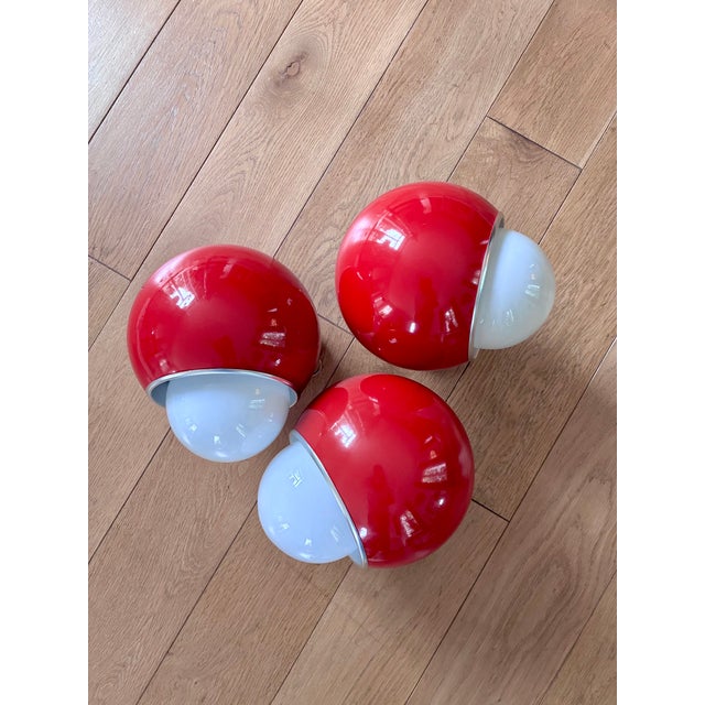 Metal Orbite Wall Lights in Bright Red Metal, 1980s, Set of 3 For Sale - Image 7 of 7