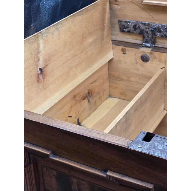 Wood Chest of Drawers in Walnut and Briar with Key, 1703 For Sale - Image 7 of 18