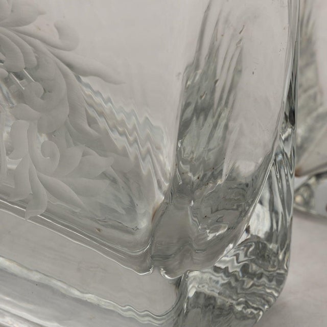 21st Century English Silver Mounted Glass Decanters with Heraldic Engraving, 2007, Set of 2 For Sale - Image 6 of 14