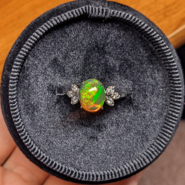 2020s 2.3ct Opal Ring With Earth Mined Diamond Accents: Solid 14k Gold, Size 6.75 For Sale - Image 5 of 10