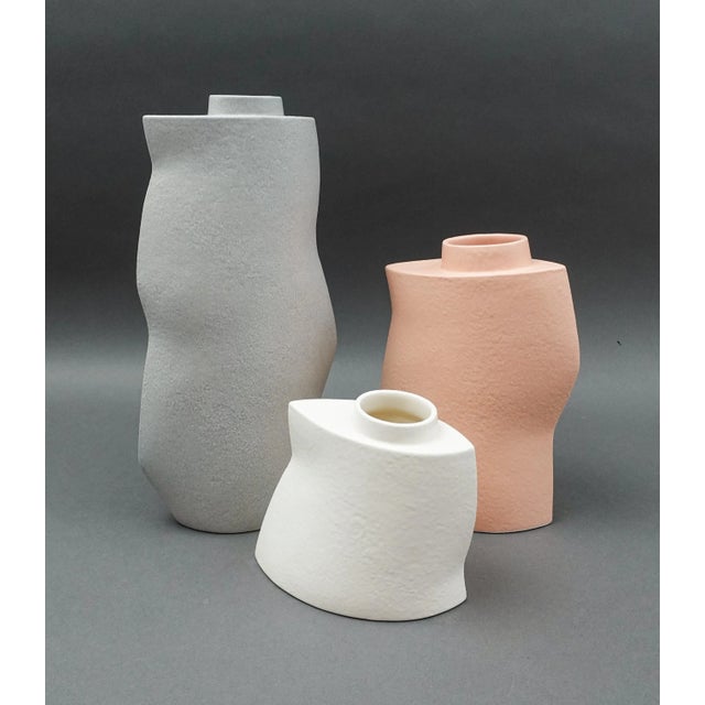 Memphis Artist Signed 1986 Memphis Studio Art Pottery Sculptural Zig Zag Vase Set of 3 For Sale - Image 3 of 8