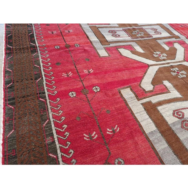 Tribal Galerie Shabab Collection Mid-20th Century Turkish Anatolian Room Size Carpet For Sale - Image 3 of 8