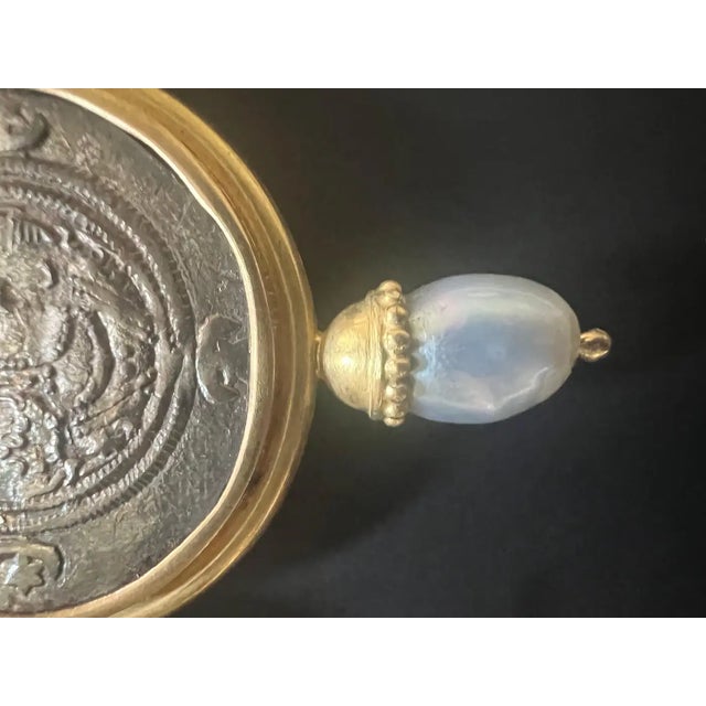 Elizabeth Locke Silver Sasanian Roman Coin Sea Pearl 18k Gold Frame Pin or Brooch For Sale - Image 4 of 9