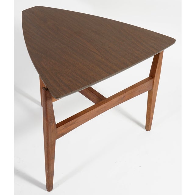 1970s Vintage Mid-Century Modern "Guitar Pick" Side Table in the Style of Brown and Saltman. For Sale - Image 5 of 7