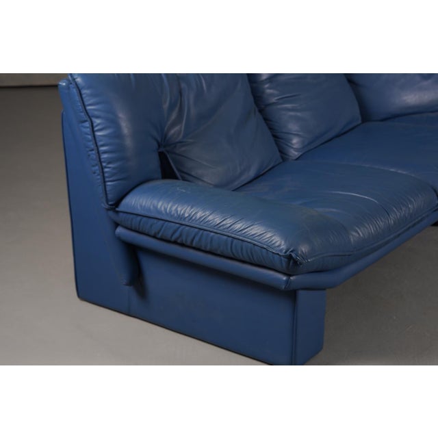 Mid-Century Modern Postmodern Leather Sofa and Lounge Chair by Nicoletti Salotti, Italy, 1980s, Set of 2 For Sale - Image 3 of 18