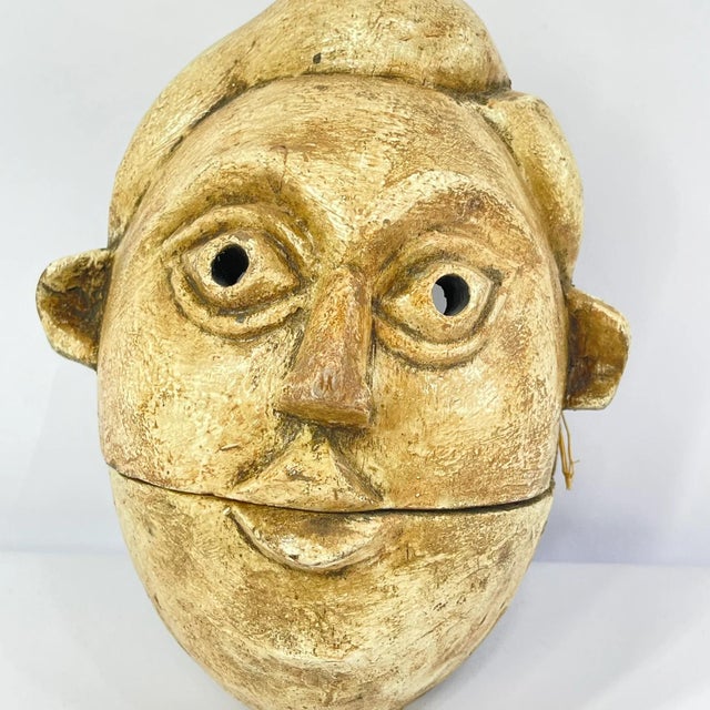 The Ogoni people, residing along Nigeria's Atlantic coast, have cultivated a unique artistic tradition centered around...