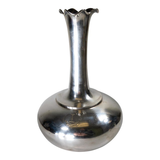 19th Century Victorian Silverplate Vase With Armorial Crest Motto For Sale