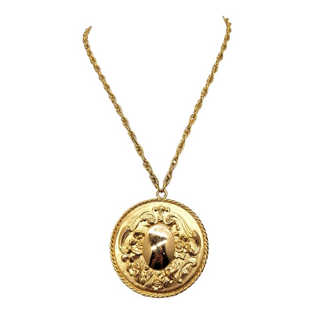Vintage 1960s Signed Napier Baroque Style Goldtone Round Pendant Necklace For Sale
