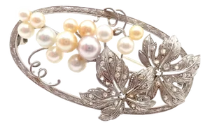 Late 20th Century Vintage Mikimoto White Gold Diamond Pearl Brooch Pin
