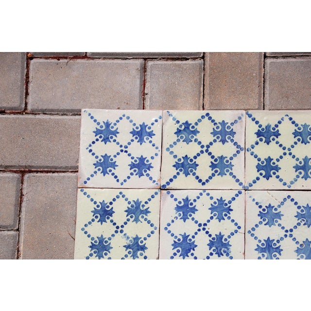 Baroque 19th Century Portuguese Quatrefoil Tiles Set of 25 Blue & Antique White Decorative For Sale - Image 3 of 16