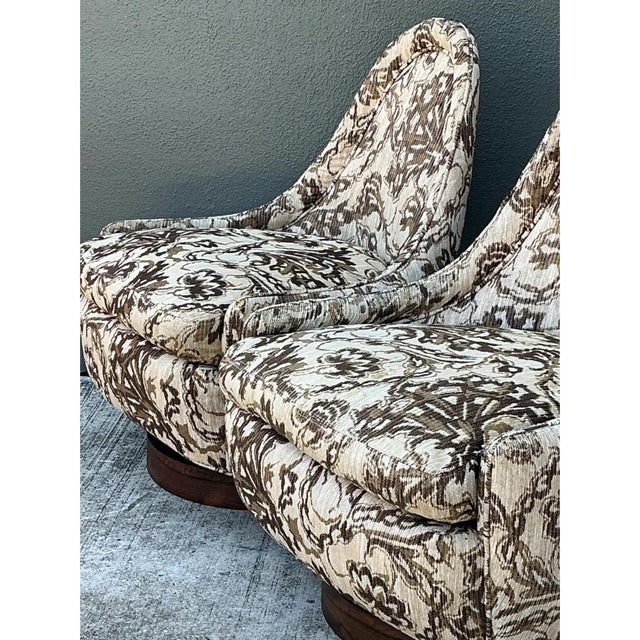 Vintage Milo Baughman for Thayer Coggin Petite Swivel Chairs For Sale - Image 9 of 14