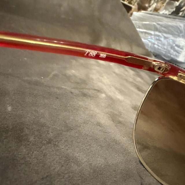 1980s Vintage Red Acetate Oversized Cat-Eyes Sunglasses by Laura Biagiotti For Sale - Image 11 of 12