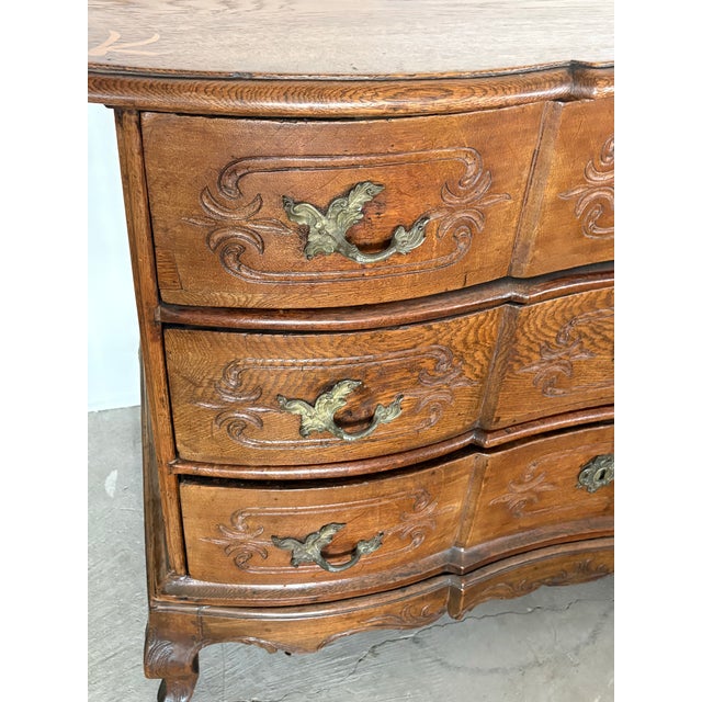 18th Century French Provincial Serpentine Commode in Carved Oak With Inlay, 18th Century For Sale - Image 5 of 9