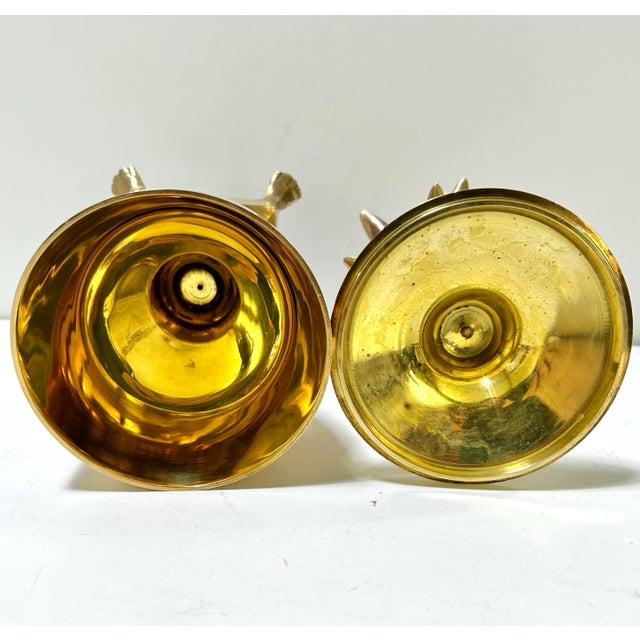 Hollywood Regency Brass Pineapple Lidded Urn – Vintage Brass Pineapple Decor For Sale In Louisville - Image 6 of 7