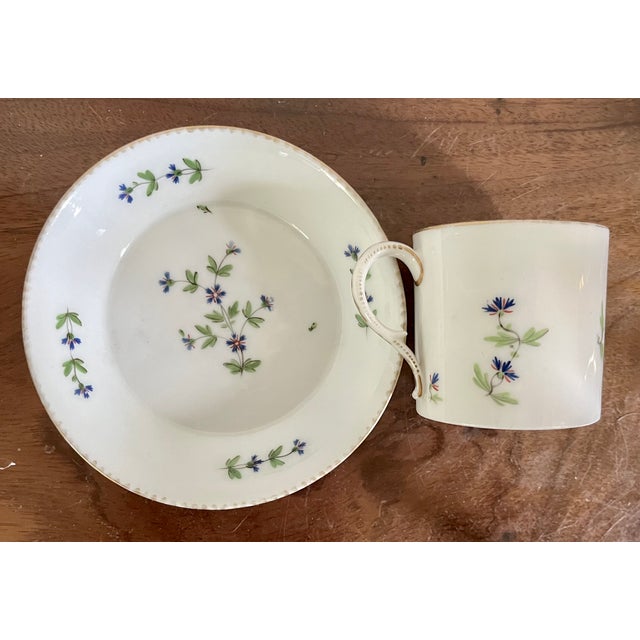 Antique Early 19th Century French Empire Paris Porcelain Sprig Cornflower Barbeaux Coffee Cup & Saucer For Sale - Image 4 of 10